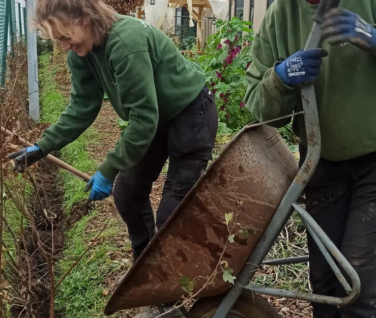 18d5b5_1d643eb5d3cd4eb4b52e2de5aa4ab3ee~mv2