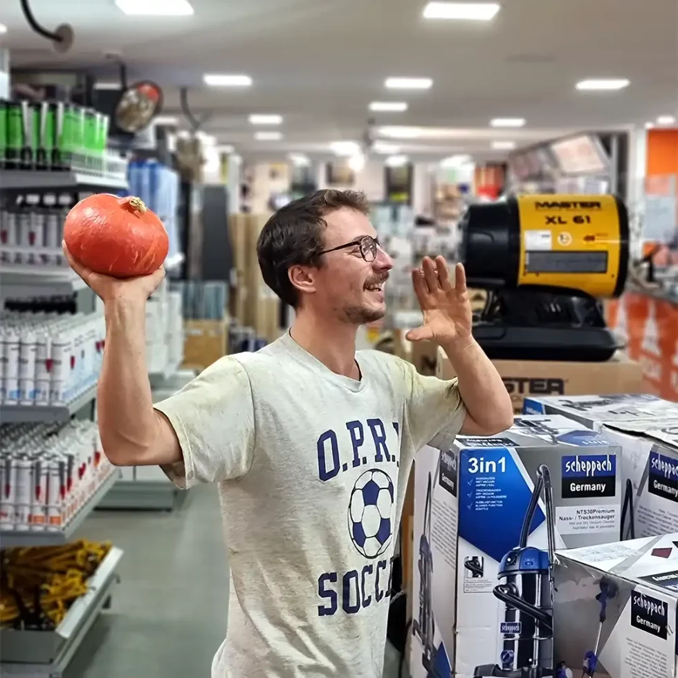 18d5b5_7297e740e3e746a5a5fadc6991e674dc~mv2